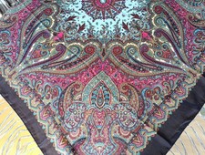 Russian Pavlovo-Posad Style Vintage Shawl Scarf Wrap  115 x 115 cm 80% Wool