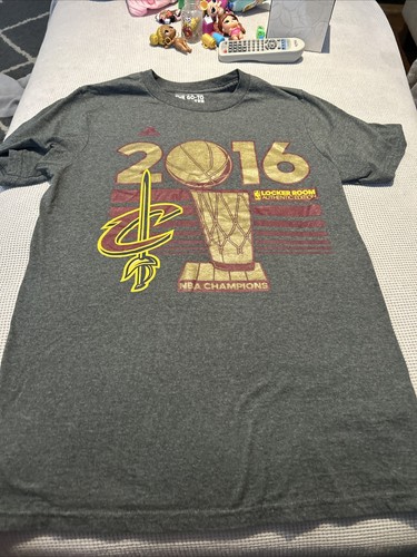 Adidas 2016 Cleveland Cavs NBA Champions Locker Room Authentic T-shirt Small - Picture 2 of 5
