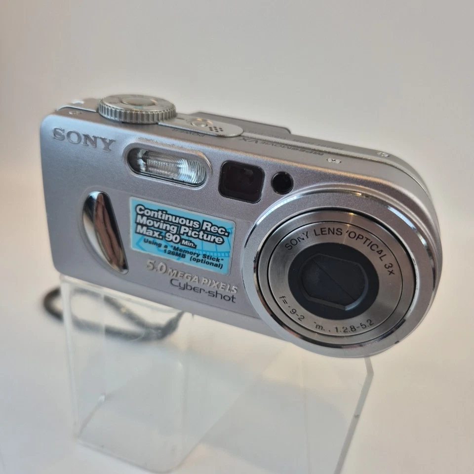Sony Cyber-Shot DSC-P10 Digital Camera 5MP Silver & Antler Leather Case Vintage - Image 2 of 4