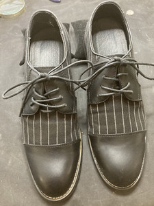 Elegant Men's Black Pinstripe Leather Dress Shoes Size 9D From Film Collection