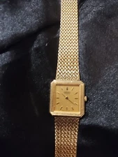 Elegant vintage Seiko Gold quartz W / Mesh Band New Battery See Pictures