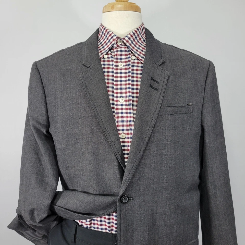 Abrigo Blazer Deportivo Para Hombre GUESS Dos Botones CH Gris Sarga Algodón Talla XXL Foto 2 de 4