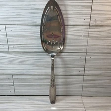 Vtg AMBASSADOR Solid Pierced Pie Server International Silver Plate Rogers Bros