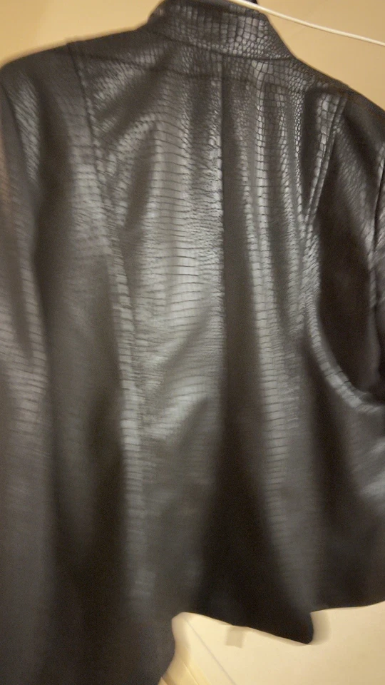 Chaqueta Elementz negra con estampado de animales para mujer talla XL elegante Foto 3 de 3