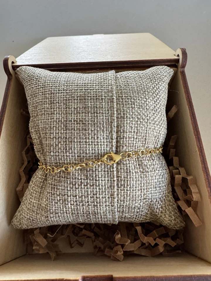 Letter Bracelet 14 kt gold solid. Elegant , unique .Real diamonds “DIVA” - Image 2 of 4