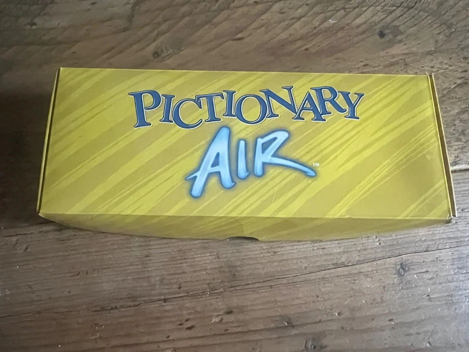 Mattel Pictionary Air Family Drawing Game - Image 2 of 2