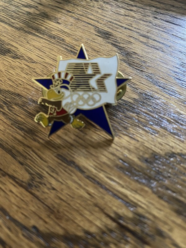 Vintage Los Angeles California 1984 Olympic Pin Series II Flag