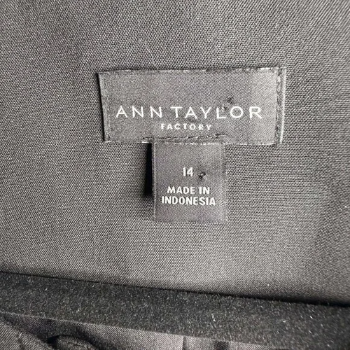 Blazer Ann Taylor Clásico Negro Botones Ocultos Talla 14 Hecho en Indonesia - Imagen 2 de 6