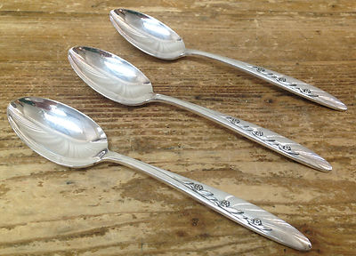 『土日お値下げ』アメリカ　Gorham社　純銀フラワーモチーフ　スプーン Gorham Flower Song Silverplate Silver Plate 1955 Floral 3 Oval
