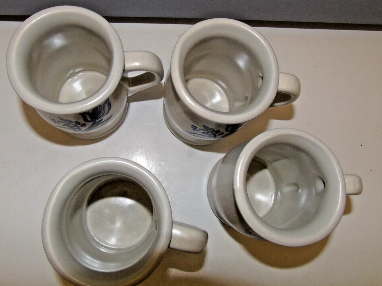 Pfaltzgraff Yorktowne Tulip Barrel Mugs