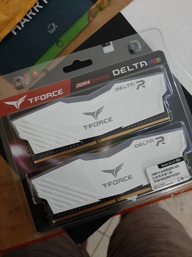 Team T-force Delta RGB 16gb (2 X 8gb) Ddr4 3200 Desktop Memory for