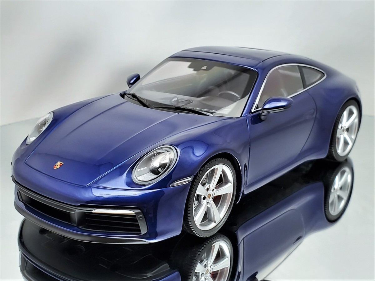 Minichamps Porsche 911 1:18 Diecast Car - Blue for sale