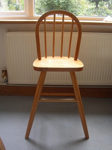 Vtg-style Windsor back Sturdy Wooden high chair Child's Junior Dining Kitchen