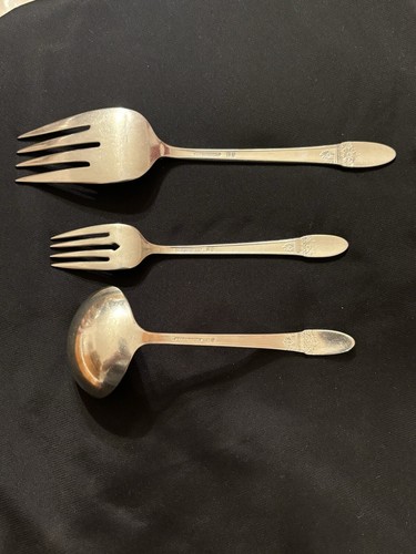 1937 First Love By 1847 Rogers Bros 3 Pc Set / 9” Cold Meat Fork W/ Design - Picture 10 of 13