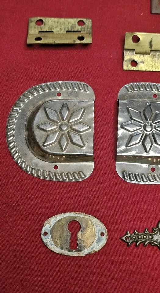 Lote Antiguo Esqueleto Llave Escudo Cubiertas, Bisagras, Placas Mango Baúl Foto 4 de 4