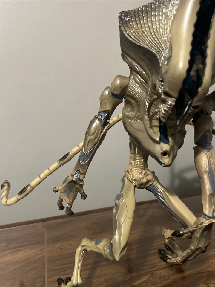 Figura de acción Alien Supreme Commander Independence Day 14" 1996 Trendmasters Foto 4 de 4