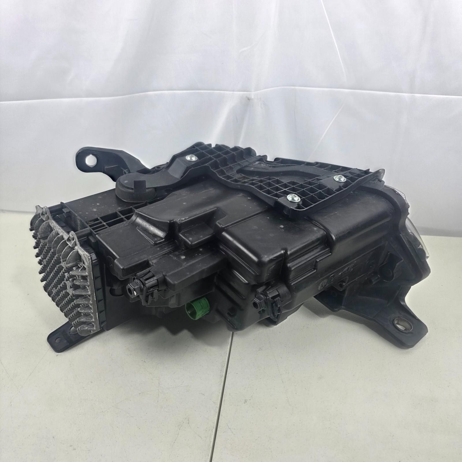 Maserati Ghibli 2014-2017 Right Headlight P/N 00670100984