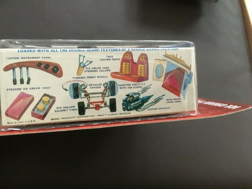 Johnny Lightning Classic Plastic Ice Cream Truck by Barris 1/64 MOC - Picture 7 of 7