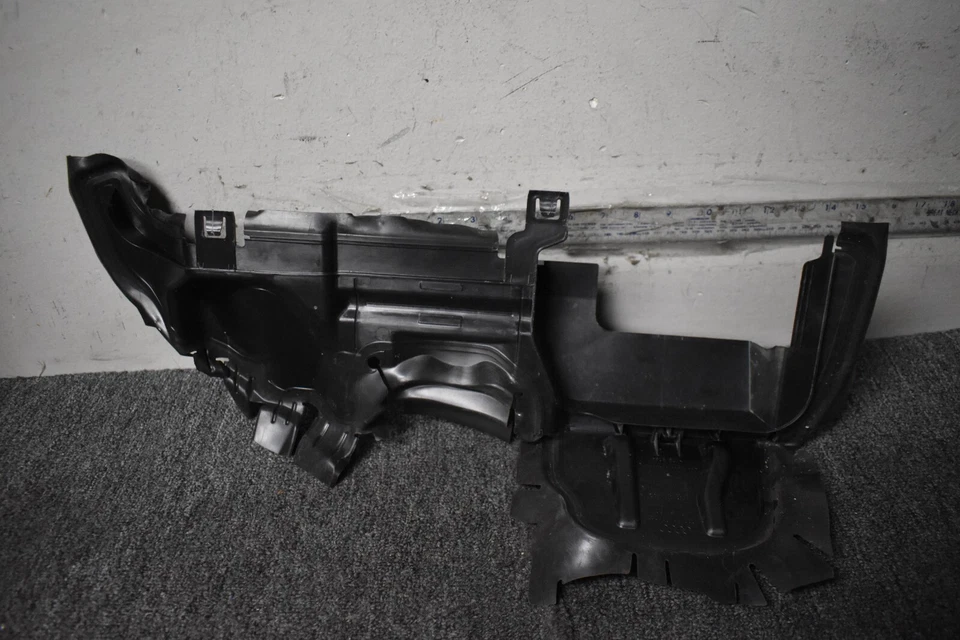 AUDI A6 QUATTRO 2019-2020 PREMIUM CONDUCTO DE AIRE LADO IZQUIERDO OEM de fábrica Foto 4 de 4