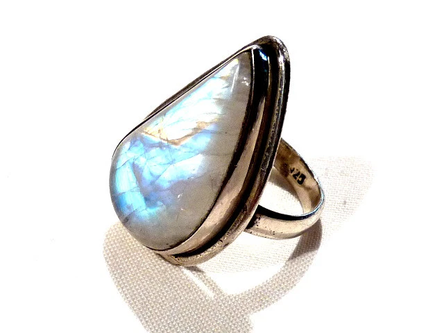 Serti clos cabochon sale