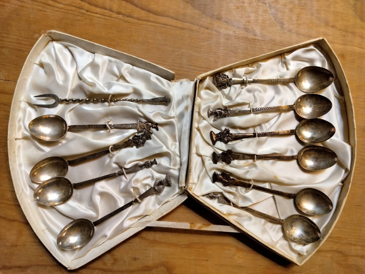 Ecuadorians Sterling Silver (900) Set of 10 Demitasse Spoons a