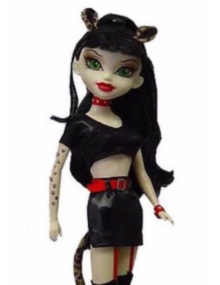 BLEEDING EDGE BEGOTHS SERIE 7 KATERINA MOREAU FIGUR PUPPE 30 CM NEU NEU