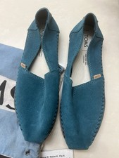 Tom  s Slip On Women  s Moccasins Size 6.5. Slip On Loafers