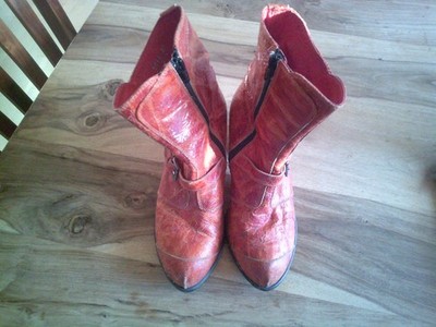 TIGGERS Stiefeletten Gr. 39 ausgefallene Stiefel rot --brüchiges'' Leder--top