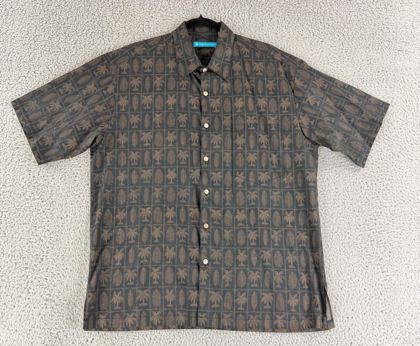 Tori Richard Hawaiian Shirt Mens Medium Black Brown Tropical Button Up Aloha
