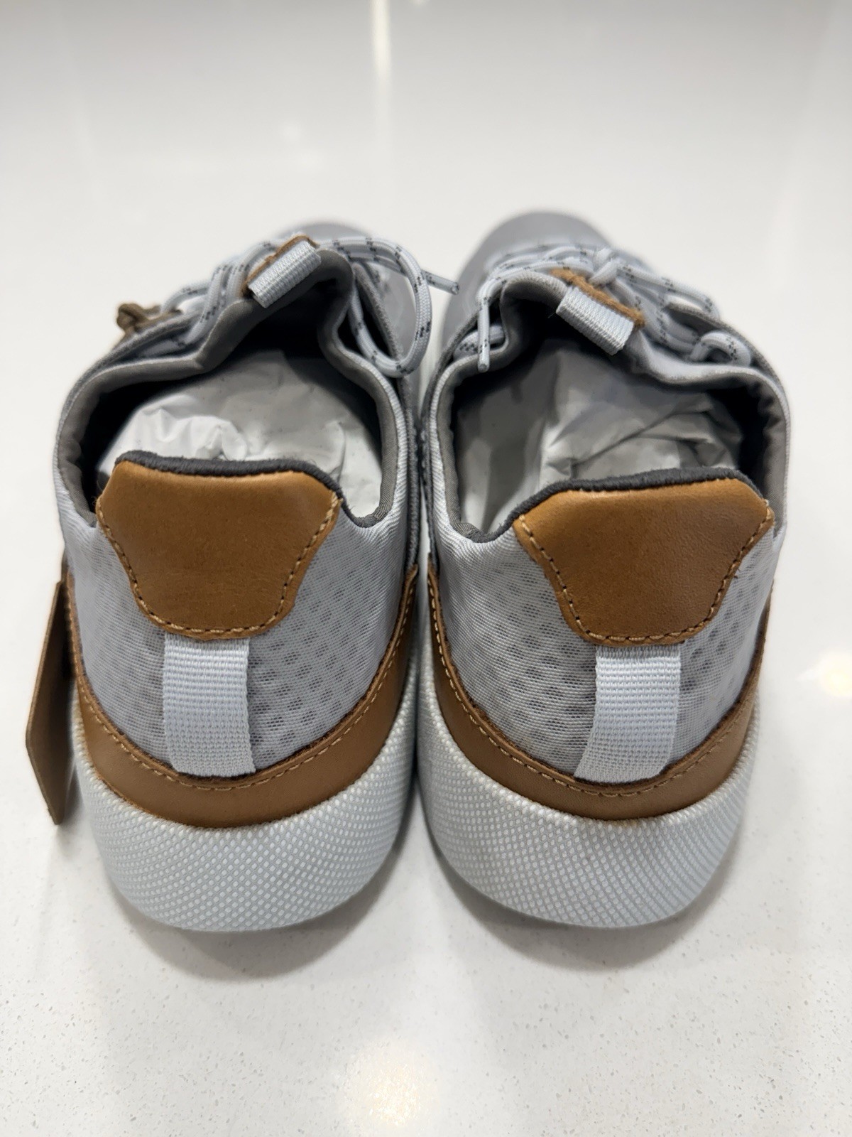 OluKai Men’s Nanea Li Gray Sneaker Pale Grey / Vapor Size 11 US MSRP $150