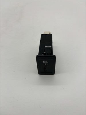 Mercedes-Benz CLA C118 X118 2021 USB-Anschluss MMI BOX A2478203802