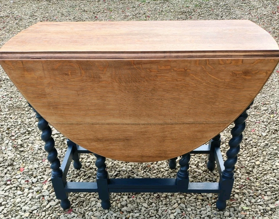 BEAUTIFUL AND COMPACT SOLID OAK DROP LEAF DINING TABLE HAGUE BLUE FARROW & BALL - Image 3 of 4
