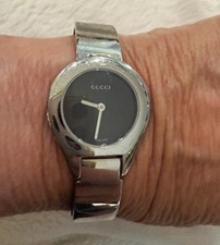 Gucci 6700L Women's Quartz Dress Watch Silver Steel Bracelet Black Dial