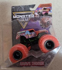 Monster Jam Spooky Collection Grave Digger 1:64 Diecast Monster Truck
