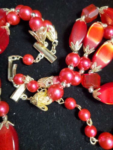 Vintage Japan Red Beaded Silvertone Gorgeous Necklace - Picture 2 of 5