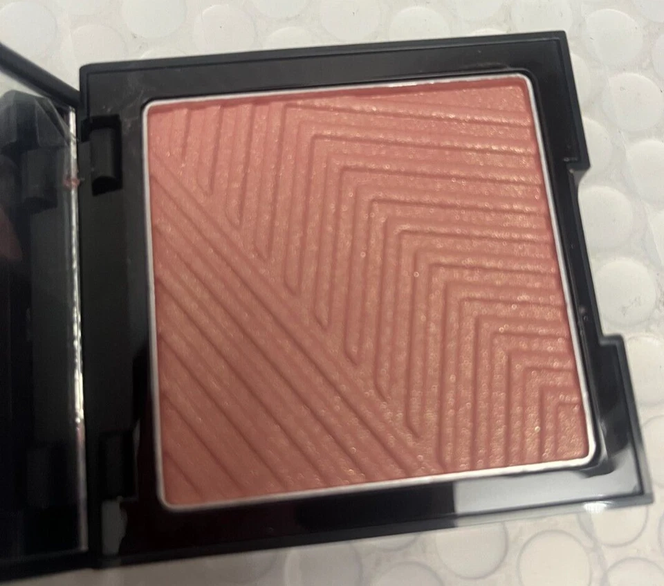 MARK BY AVON CHEEK MAGNET HOOK UP BLUSH SALMON IT UP  WITH MIRROR NIB - Image 2 of 2