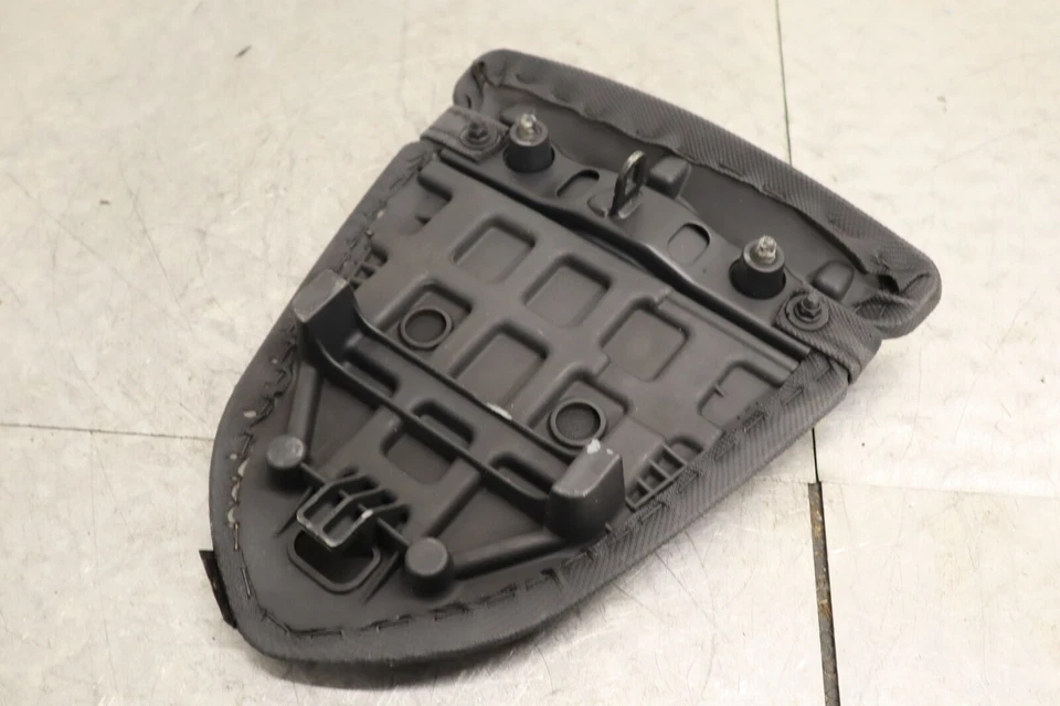 Almohadilla de asiento tándem para pasajero trasero Kawasaki 2005 2006 Ninja ZX6R ZX6RR OEM Foto 3 de 3