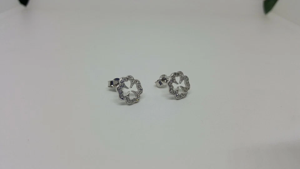ORECCHINI A BOTTONE QUADRIFOGLIO CON ZIRCONI IN ARGENTO 925 RODIATO (0113) - Immagine 2 di 4