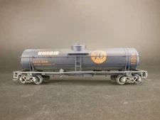 HO SCALE WEATHERED UNION 76 UOCX 10299 TANK CAR CUSTOM DECORATED