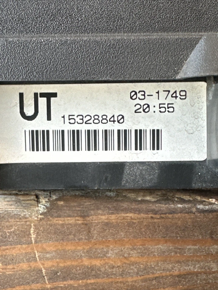 2000-2005 Chevrolet S10 GMC Jimmy OEM Engine Fuse Relay Junction Box 15328840 - Image 3 of 4