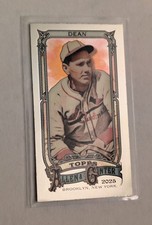 2025 Topps Allen & Ginter #42 Silver Chrome Portrait Mini Dizzy Dean - Cardinals