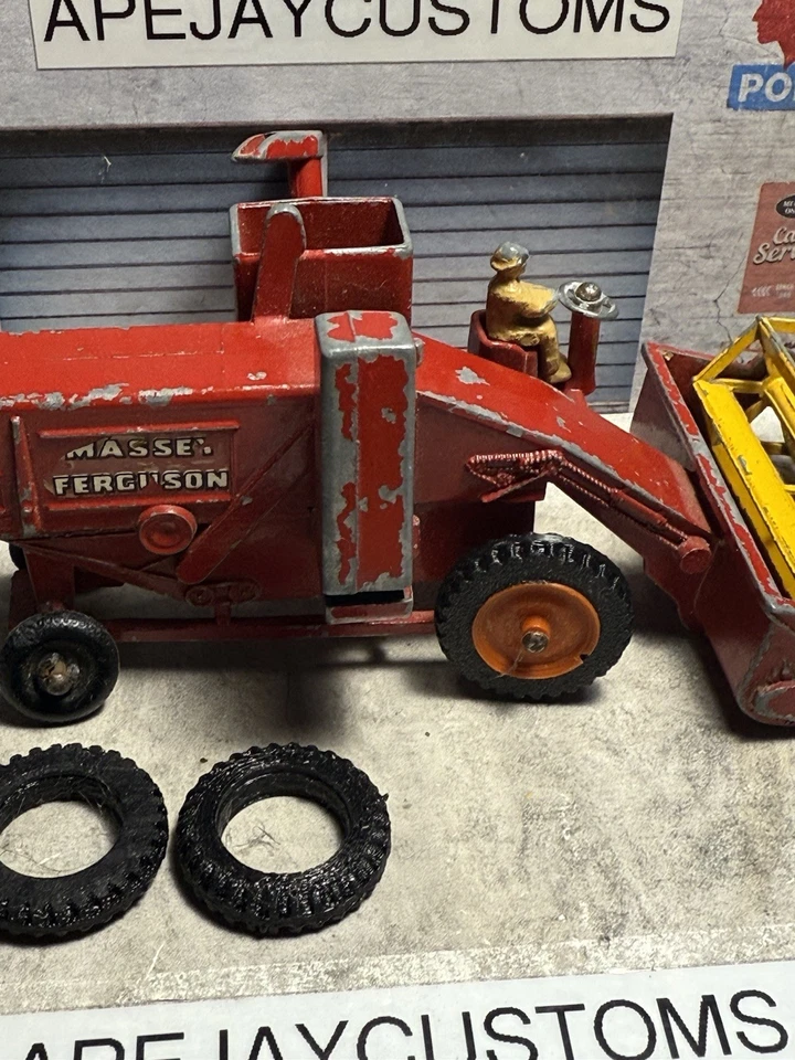 1 set of tires Lesney for Matchbox Major Pack No.5 M-5 Massey Ferguson Combine - Image 2 of 3