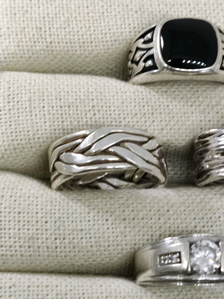 Lote de 4 anillos de plata esterlina para hombre diseños de banda 1 con circonitas 1 con ónix Foto 4 de 4