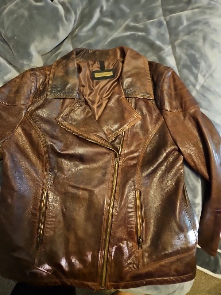 Chaqueta de cuero marrón con remache negro aspecto antiguo - para mujer talla mediana Foto 3 de 4