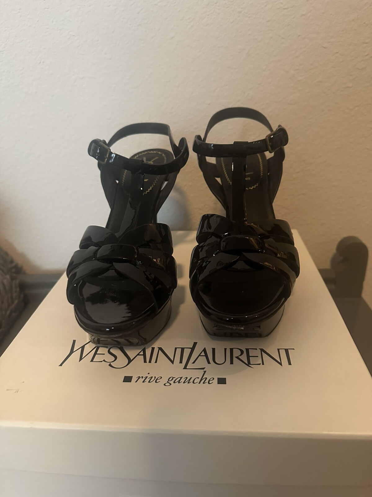 Sandali YSL Saint Laurent neri con plateau omaggio in vernice taglia 38 indossati 2 3 volte