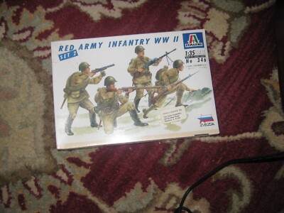 Sealed Red Army Infantry WW II Set 2 by Italeri/Zvezda in 1/35
