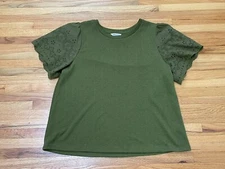 Frye And Co T-Shirt Top Women's L Green Crew Neck Eyelet Short Sleeve Polyester