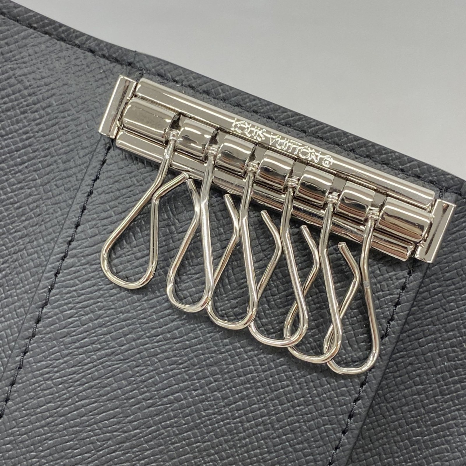 Louis Vuitton Monogram Eclipse Multicle 6 Key Cas… - image 5