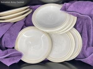 Pfaltzgraff Cream Round Shape Kitchenware Cup And Suacer Set Lot Of 20