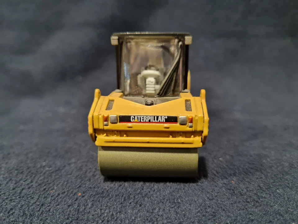 NORSCOT 55164 CATERPILLAR CB 534D XW SCALA 1:50 - Immagine 3 di 4